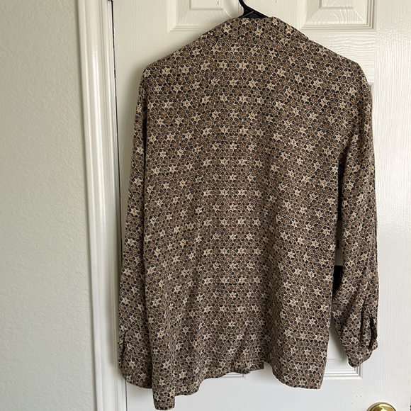 Vintage silk button up - neutral geometric print - Picture 5 of 5